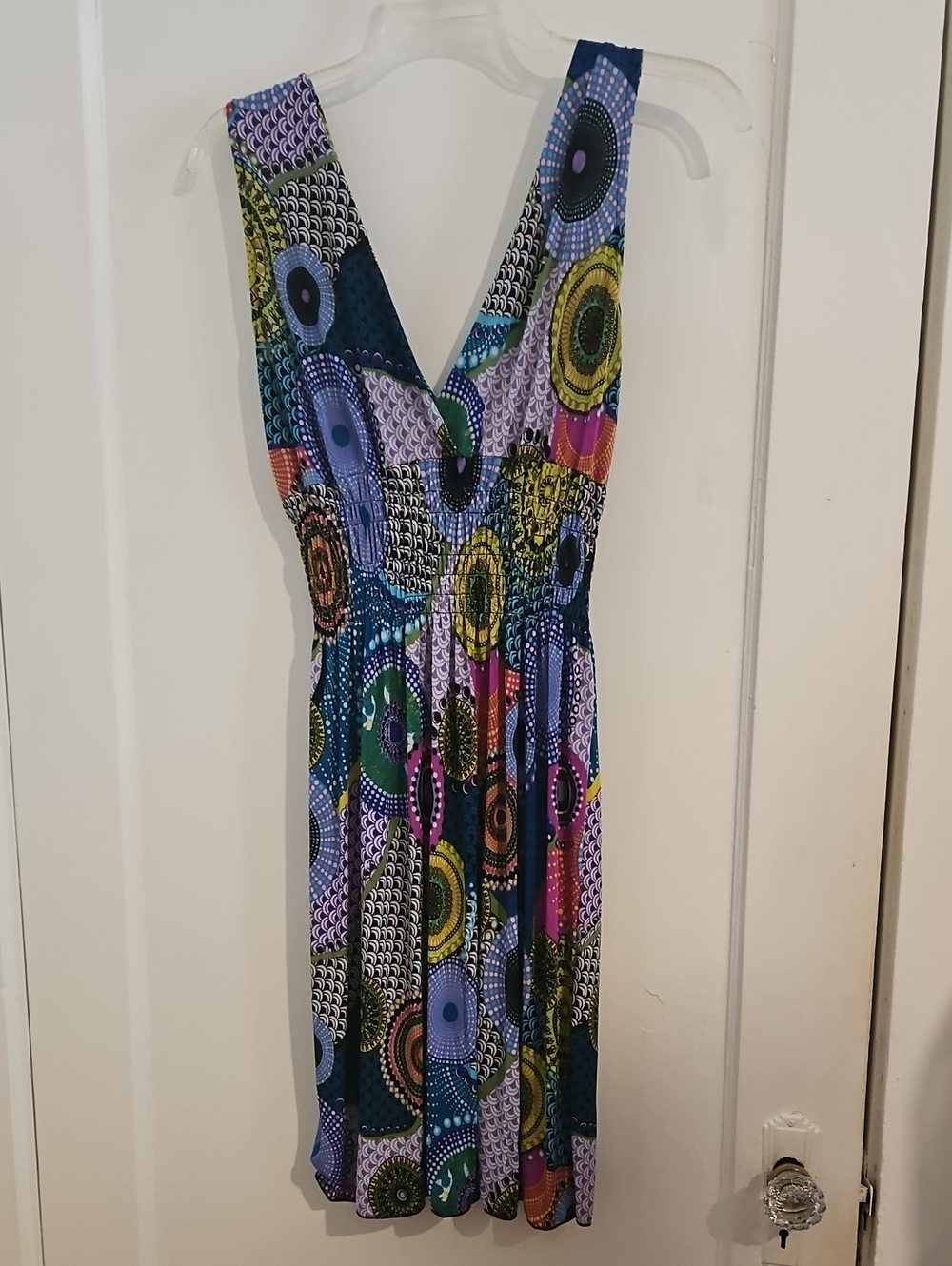 Multi-Color V-Neck Sleeveless Patterned Dress Size Medium